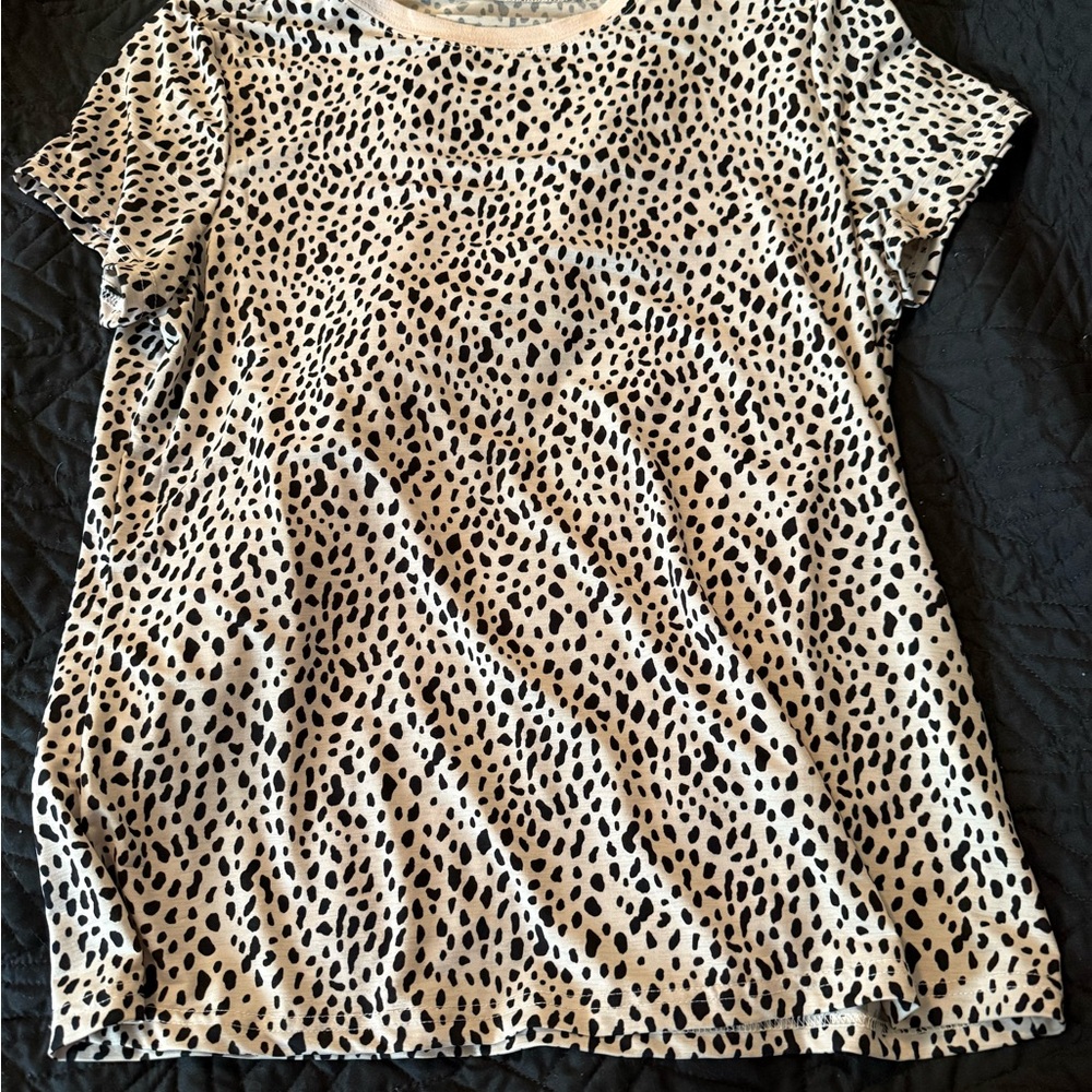 Amazon Black and White Spotted Women's Tee